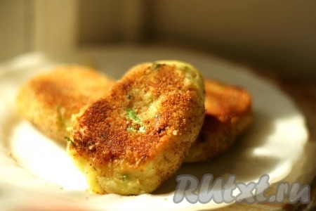 Картофельные котлеты с жареным луком