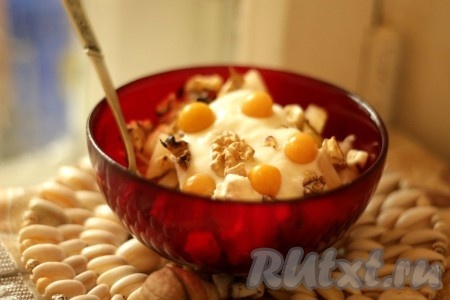 Творог с грушей и орехами
