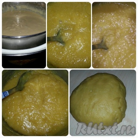 Пока тесто заваривается на водяной бане, постоянно помешиваем. Весь процесс занимает 30-40 минут. Тесто готово, когда оно изменит цвет, станет красивого золотистого цвета, появится приятный аромат. Даём тесту немного остыть, затем добавляем примерно 2 стакана муки (может чуть больше) и замешиваем тесто покруче.
