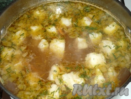 Перед подачей на стол украшаем мелко нарезанной зеленью.
