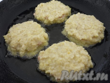 Сверху - снова слой картофельного теста.