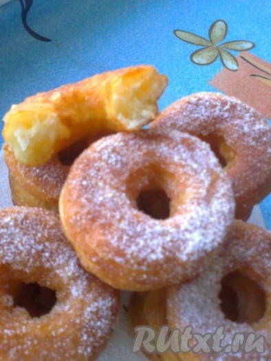 Вот такие пышные, мягкие, вкусные творожные пончики у нас получились.
