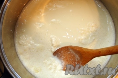 И не забываем все время помешивать ложкой.