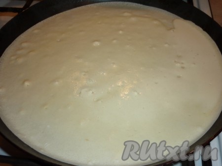 Жарить блины на хорошо разогретой сковороде
