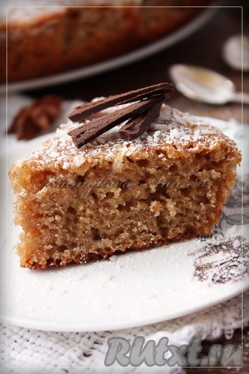 Очень вкусный манник, приготовленный на сметане, присыпать сахарной пудрой. Приятного аппетита!
