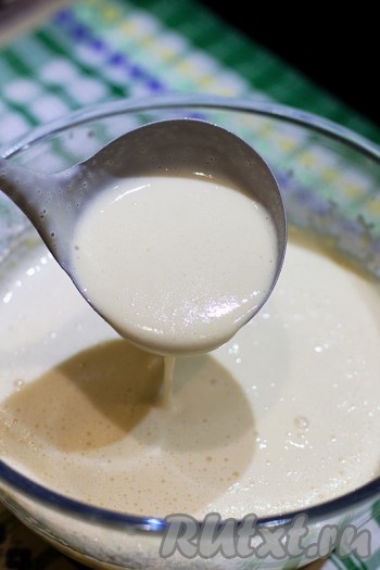 Тщательно взбейте все ингредиенты, чтобы не осталось комочков. 