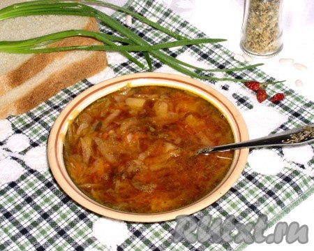 Постный борщ с фасолью на квасе
