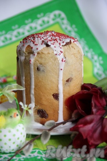 Поставить ароматные, вкусные куличи, приготовленные на сухих дрожжах, на праздничный стол или подарить гостям, которые пришли к вам в светлый праздник Пасхи.
