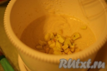 Введите в тесто.
