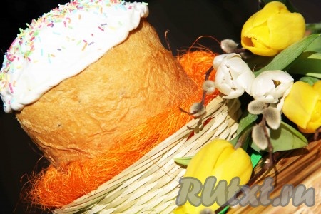 Посыпать цветной посыпкой. Творожный кулич, приготовленный в хлебопечке по этому рецепту, получается воздушным, нежным и необыкновенно вкусным.
