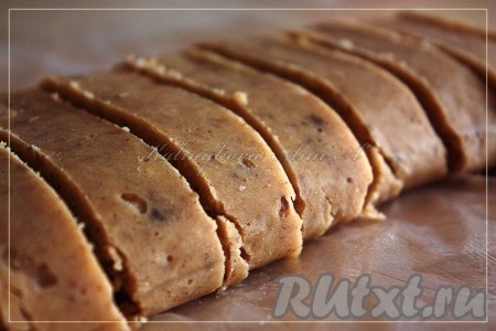 Нарезать на равные части.
