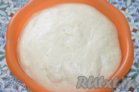 Вот так хорошо поднялось у меня дрожжевое тесто для рогаликов по прошествии 2 часов.