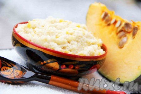 В готовую кашу добавить кусочек сливочного масла, хорошо перемешать. Укутать кастрюлю с кашей в полотенце и оставить на 30-40 минут. Подать аппетитную и вкусную пшеничную кашу с тыквой к столу.&nbsp;
