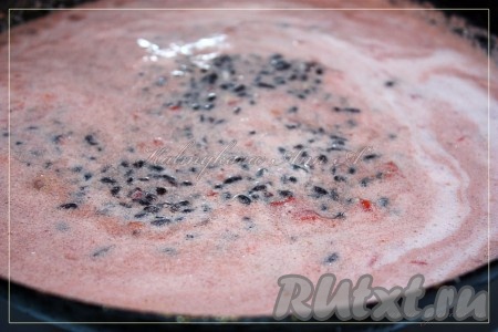Залить молочной смесью рис и тушить 10-15 минут.
