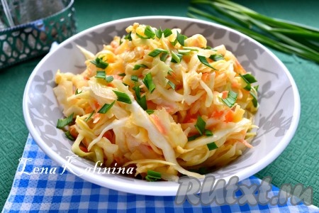 Салат из капусты с яблоком и морковью