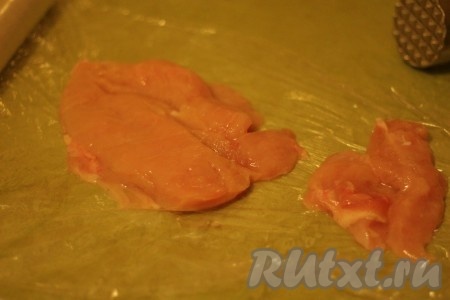 Вдоль филе сделать неглубокий надрез