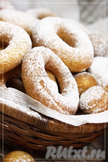 Нежные, вкусные поничики присыпать сахарной пудрой и можно подавать к столу.
