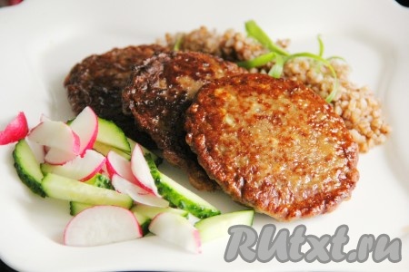Печёночные оладьи из куриной печени с гречкой