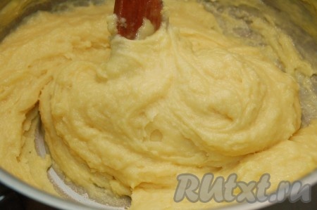 Должна получиться вот такая гладкая, блестящая масса.