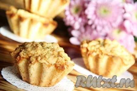 Готовые пирожные остудить в формочках, а затем аккуратно достать. Подать корзинки с начинкой из варенья к столу. Вот такие красивые и вкусные корзиночки из песочного теста получились у меня.