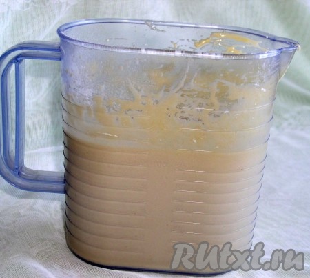 Тесто готово. Получится около 1200 мл.