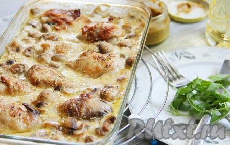 Курица в сливочно-грибном соусе