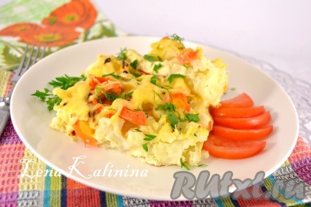 Цветная капуста, запечённая с сыром, яйцами и сметаной в духовке