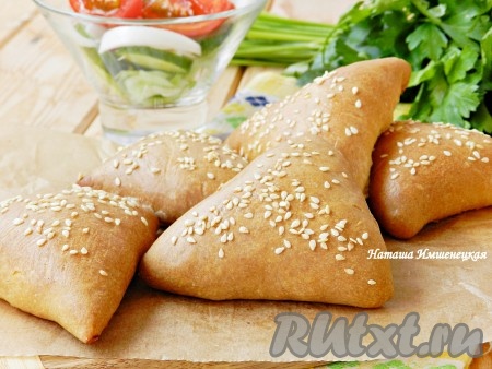 Пирожки с мясом, приготовленные на кефире, получаются очень вкусными.
