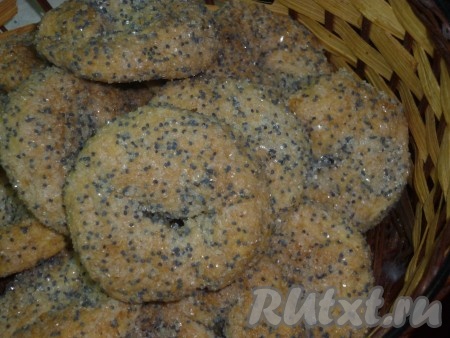 Вкусное, хрустящее песочное печенье можно подавать к столу.
