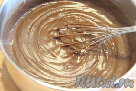 Варить крем на среднем огне, при постоянном помешивании, до загустения. 