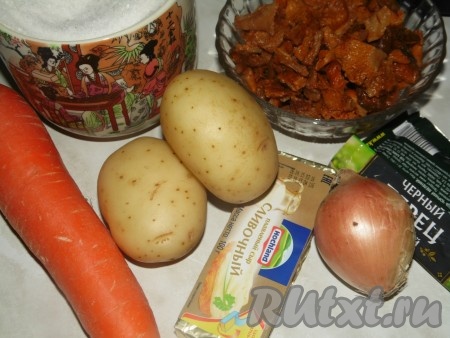 Ингредиенты для приготовления супа из лисичек с плавленным сыром