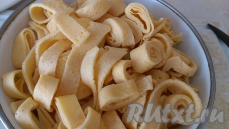 13. И нарезаю кружочками.
