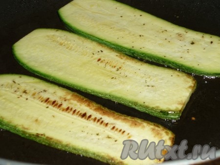 с двух сторон до золотистого цвета.
