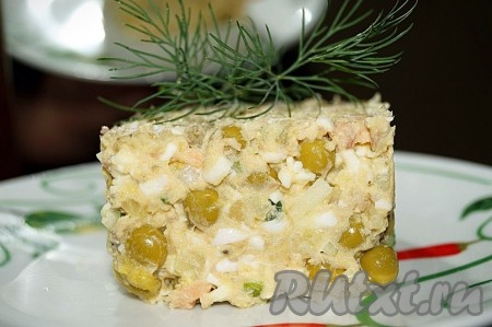 Салат с тунцом, картошкой и яйцами