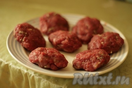 Сформировать котлеты. 