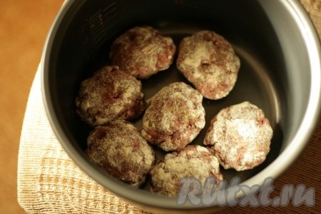 Выкладываем в форму для выпекания.