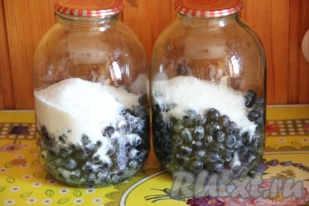 В банки добавить сахар.
