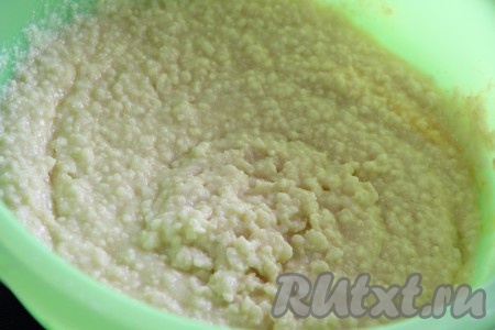 С помощью погружного блендера взбить пшённую кашу до однородного состояния.