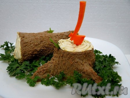 Паштет, приготовленный из куриной печени с морковью, сливочным маслом и луком, получается очень нежным и вкусным. Печёночный паштет получается отменным, поэтому мы готовим его и в будни, и в праздники!