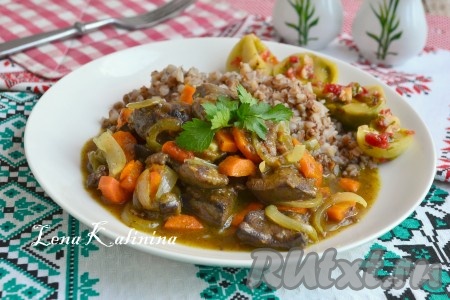 Жареная говяжья печень с подливкой