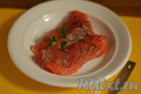 Как засолить семгу в домашних условиях? Рецепт засолки с черным и белым перцем