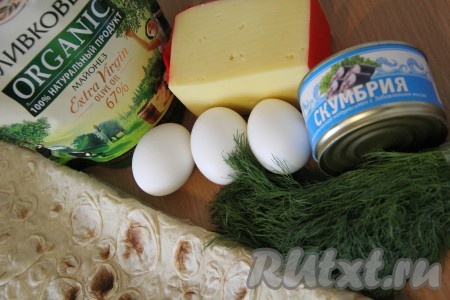 Подготовить продукты. Яйца сварить вкрутую и остудить.
