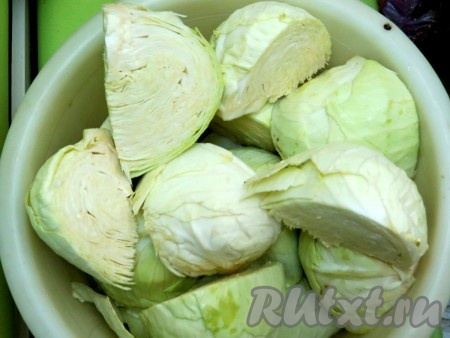 Каждый вилок разрезаем на 4 части.