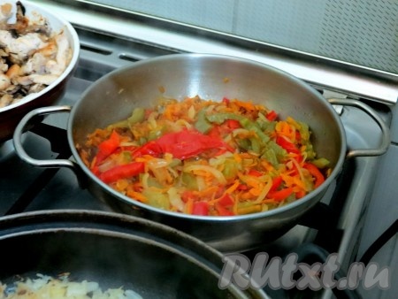 Овощи готовы, они мягкие, но не пережаренные.