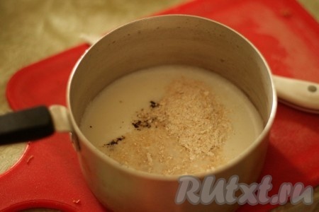 Молоко нагреть. Посолить, поперчить. Постоянно помешивая, добавить овсяную муку.