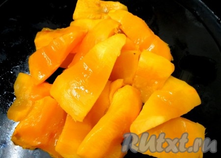 Очищаем кожицу.
