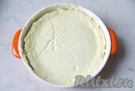 Запекать при температуре 175 градусов еще 20 минут. 
