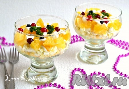 Салат с апельсином, сыром и яйцами 