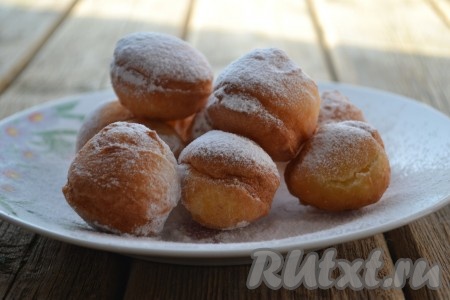 А вот такие аппетитные творожные пончики-шарики получились у меня.