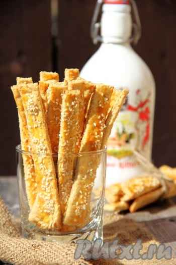 Вот такие аппетитные, золотистые сырно-овсяные палочки получились.